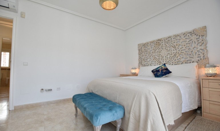 Herverkoop - Huis -
Cuidad Quesada* - Doña Pepa