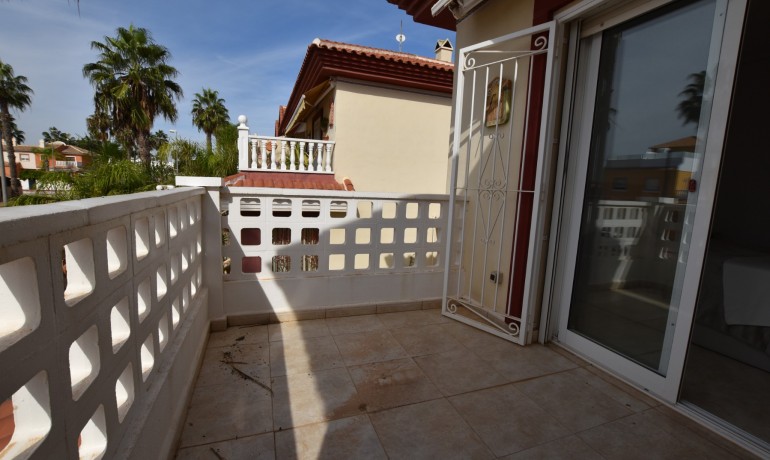 Herverkoop - Huis -
Cuidad Quesada* - Doña Pepa