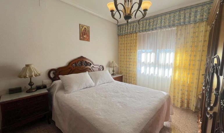 Herverkoop - Huis -
Formentera del Segura