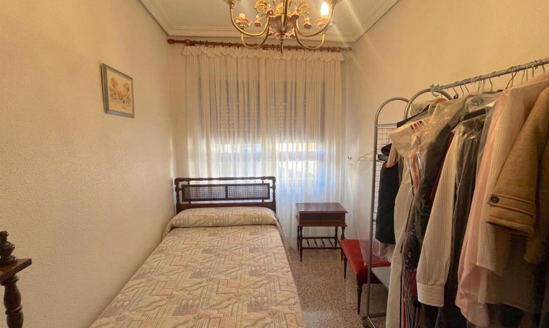 Herverkoop - Huis -
Formentera del Segura