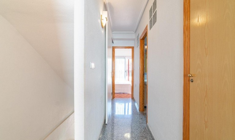 Herverkoop - Huis -
Orihuela Costa* - Playa Flamenca