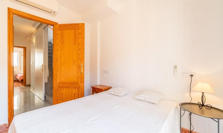 Herverkoop - Huis -
Orihuela Costa* - Playa Flamenca