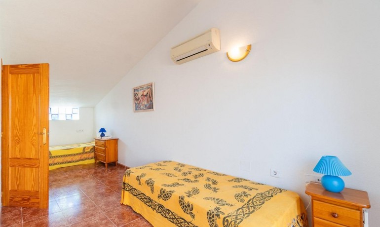 Herverkoop - Huis -
Orihuela Costa* - Playa Flamenca