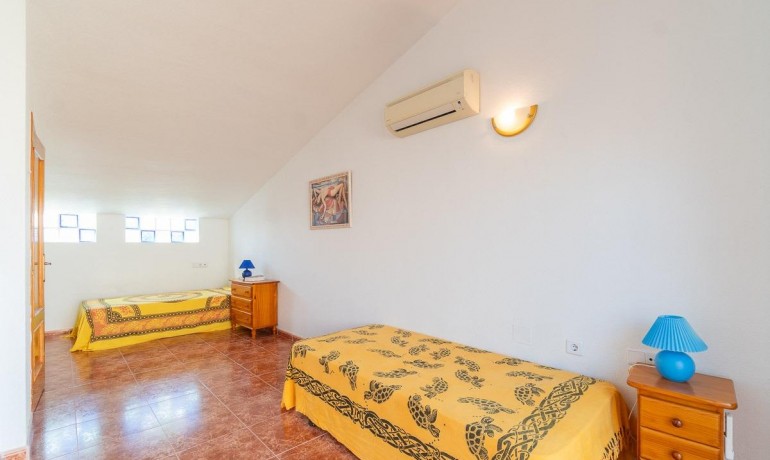 Herverkoop - Huis -
Orihuela Costa* - Playa Flamenca