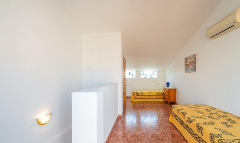 Herverkoop - Huis -
Orihuela Costa* - Playa Flamenca