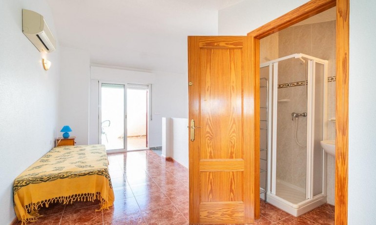 Herverkoop - Huis -
Orihuela Costa* - Playa Flamenca