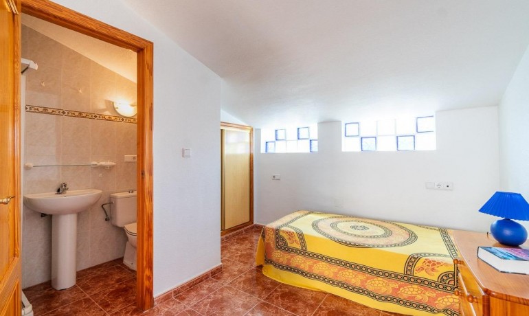 Herverkoop - Huis -
Orihuela Costa* - Playa Flamenca