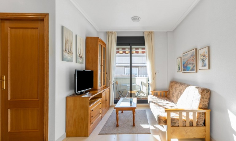 Herverkoop - Appartement / Flat -
Torrevieja* - Estacion de autobuses