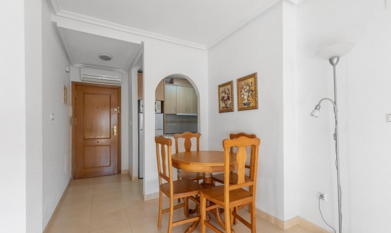 Herverkoop - Appartement / Flat -
Torrevieja* - Estacion de autobuses