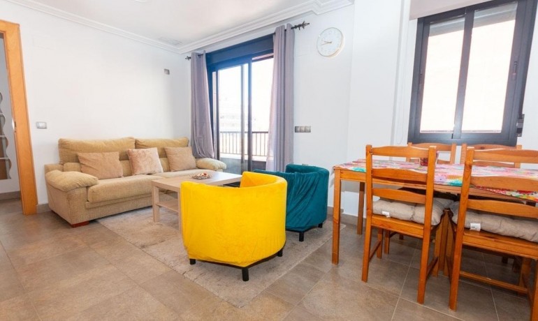 Herverkoop - Appartement / Flat -
La Mata - La Mata - Town