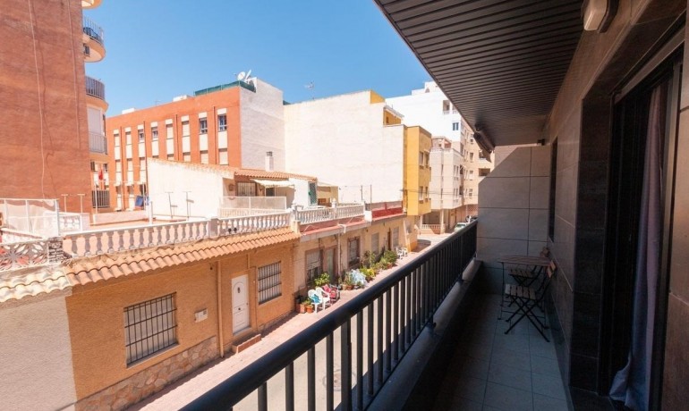 Herverkoop - Appartement / Flat -
La Mata - La Mata - Town