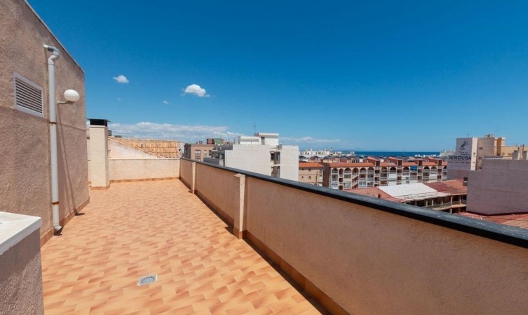 Herverkoop - Appartement / Flat -
La Mata - La Mata - Town