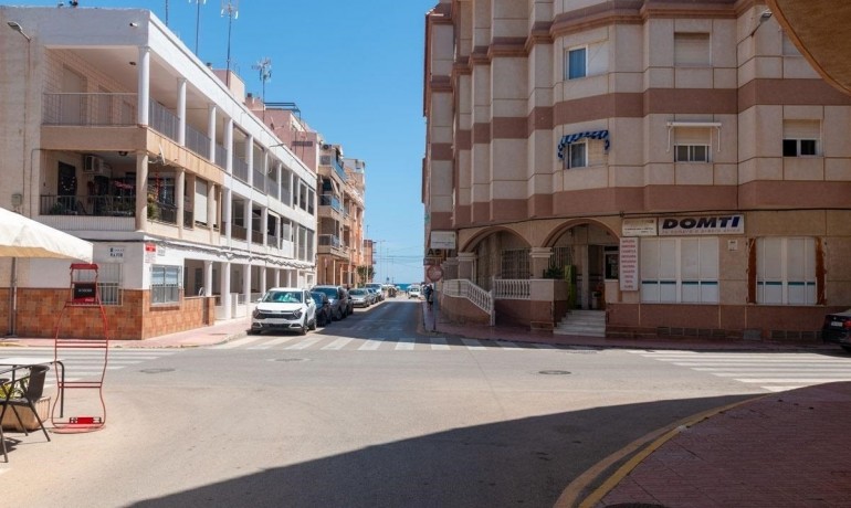 Herverkoop - Appartement / Flat -
La Mata - La Mata - Town