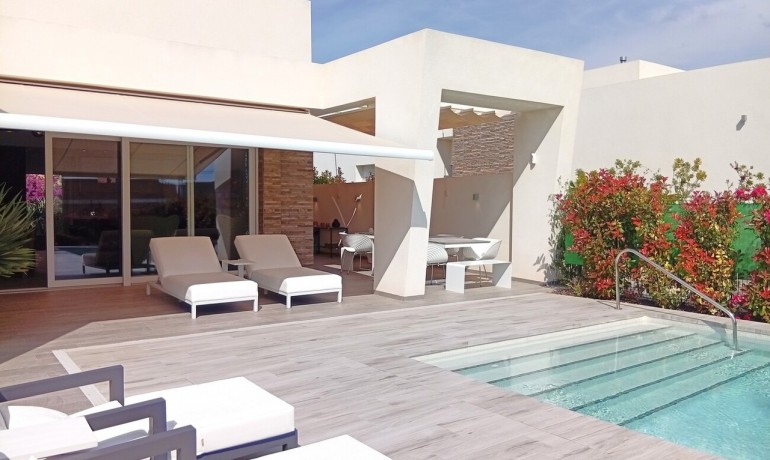 Herverkoop - Villa -
La Finca Golf