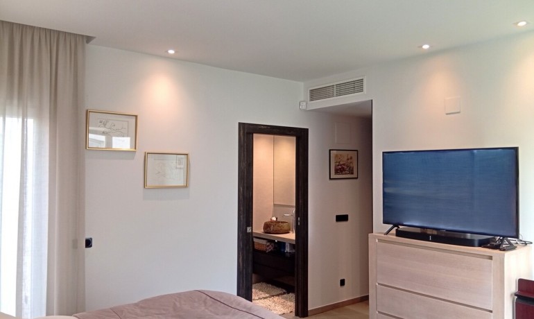 Herverkoop - Villa -
La Finca Golf