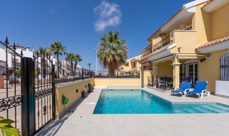 Venta - Villa -
Villamartin - Los Dolses