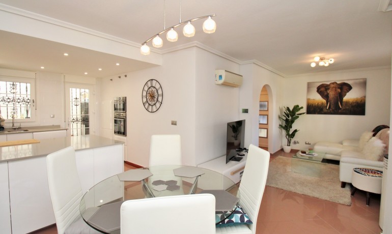 Venta - Villa -
Villamartin - Los Dolses