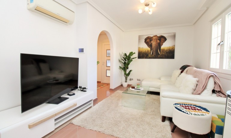 Venta - Villa -
Villamartin - Los Dolses