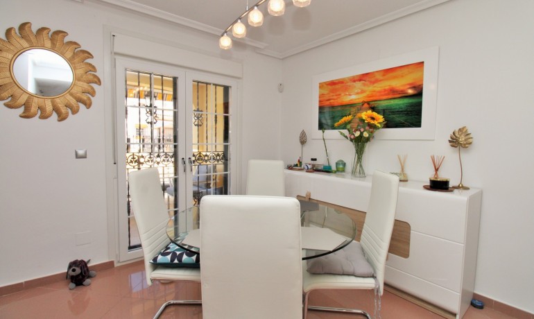 Venta - Villa -
Villamartin - Los Dolses