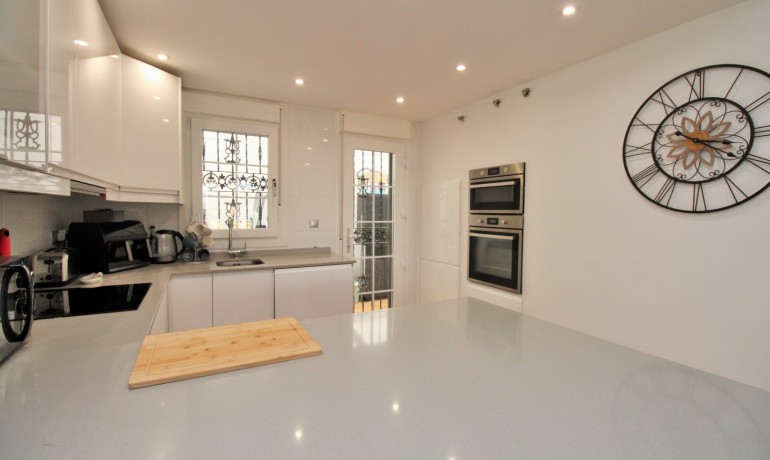 Venta - Villa -
Villamartin - Los Dolses