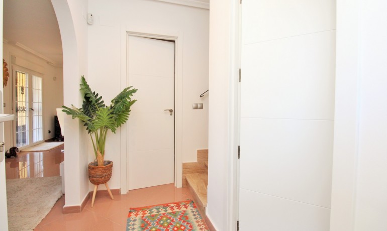 Venta - Villa -
Villamartin - Los Dolses