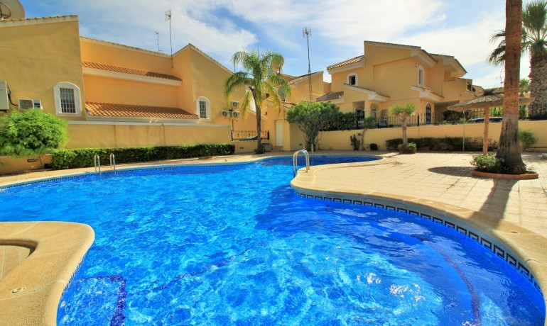 Venta - Villa -
Villamartin - Los Dolses