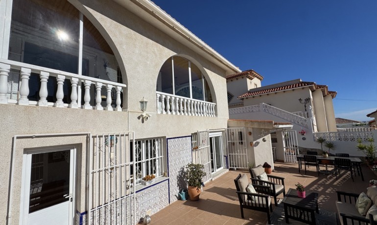 Venta - Villa -
Villamartin