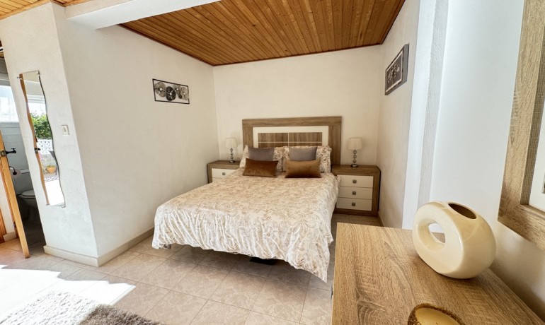 Venta - Villa -
Villamartin