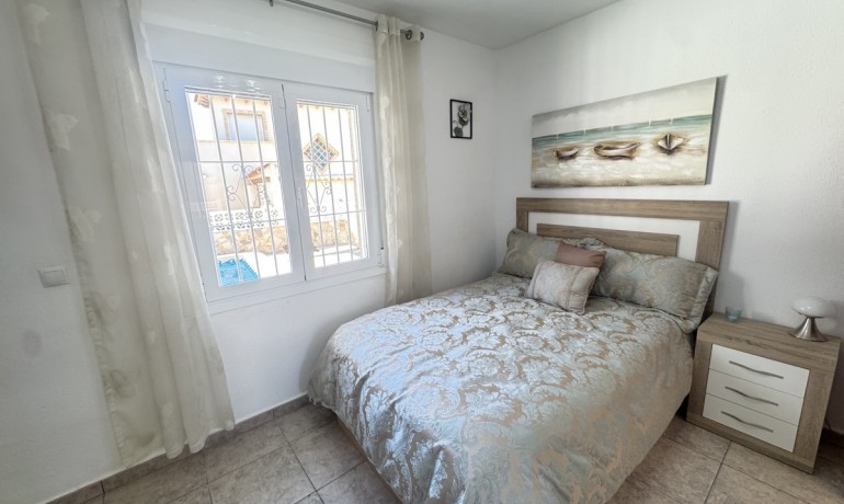 Venta - Villa -
Villamartin