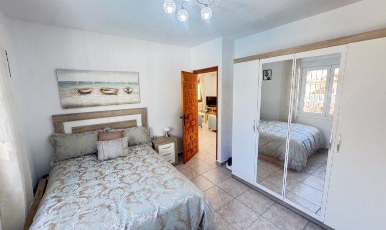 Venta - Villa -
Villamartin