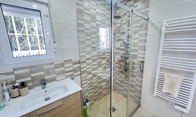 Venta - Villa -
Villamartin