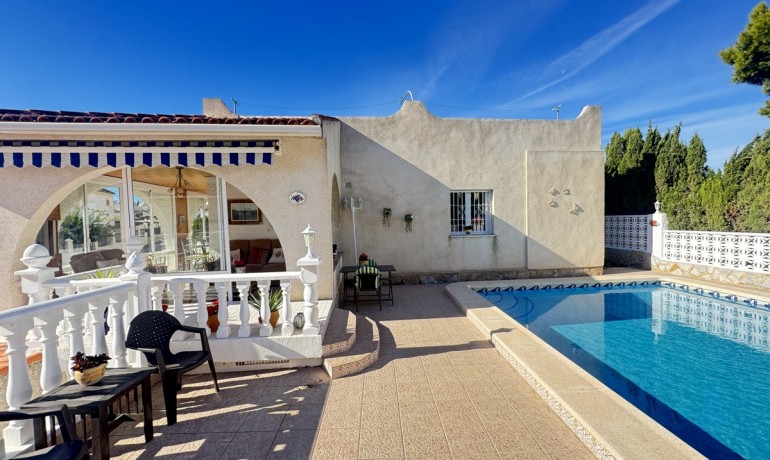 Venta - Villa -
Villamartin