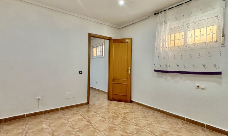 Herverkoop - Villa -
Orihuela Costa* - Las Filipinas