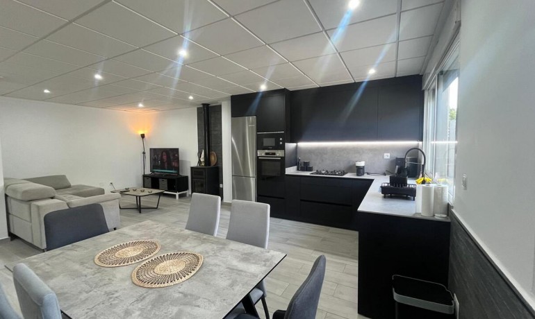 Venta - Casa -
Algorfa