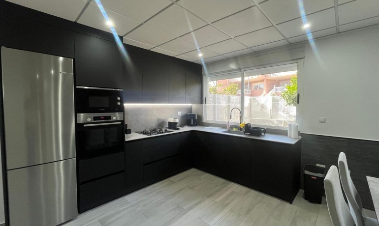 Venta - Casa -
Algorfa