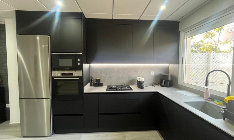 Venta - Casa -
Algorfa