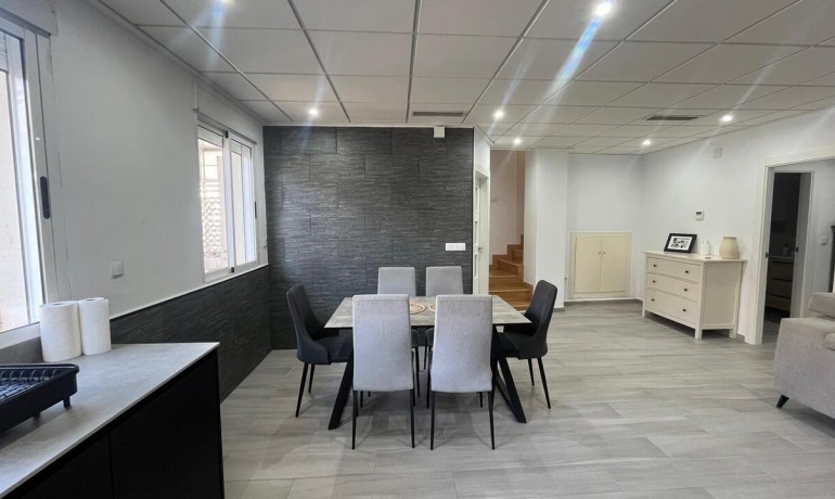 Venta - Casa -
Algorfa