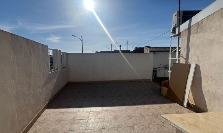 Venta - Casa -
Algorfa