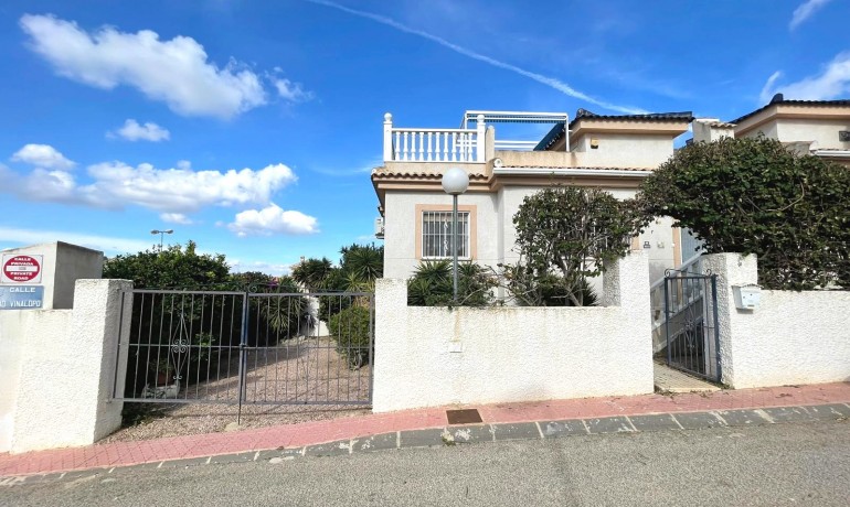 Herverkoop - Huis -
Cuidad Quesada* - Rojales Hills