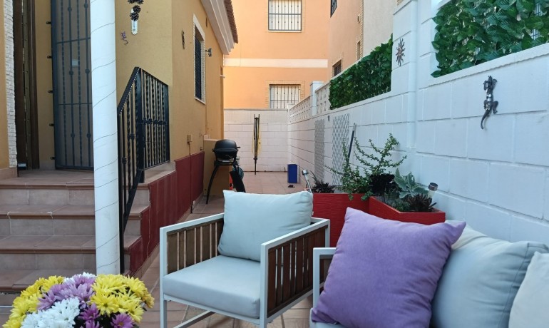 Herverkoop - Villa -
Los Montesinos* - La Herrada