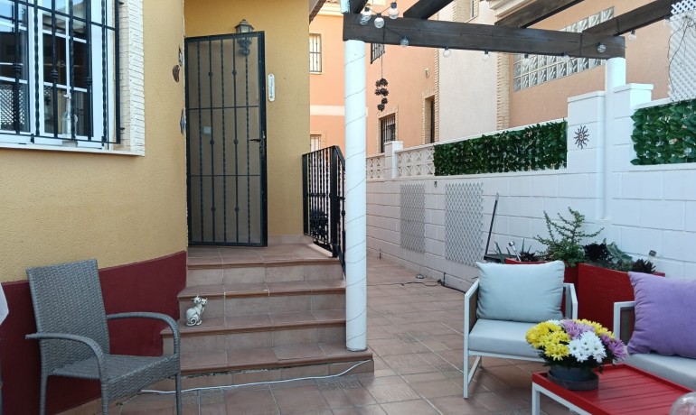 Herverkoop - Villa -
Los Montesinos* - La Herrada