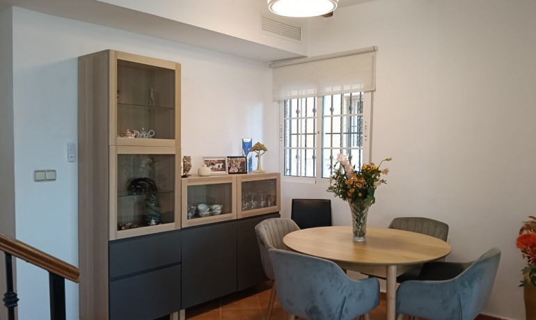 Herverkoop - Villa -
Los Montesinos* - La Herrada