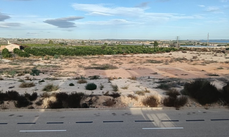 Herverkoop - Villa -
Los Montesinos* - La Herrada