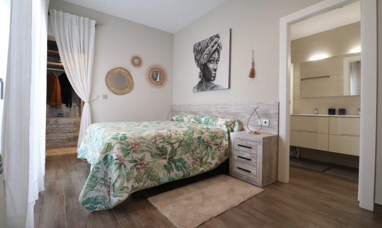 Herverkoop - Villa -
Alicante* - Daya Vieja - Town