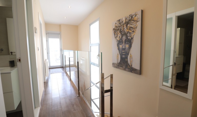 Herverkoop - Villa -
Alicante* - Daya Vieja - Town