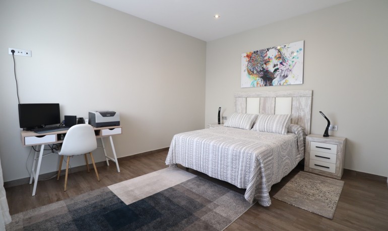 Herverkoop - Villa -
Alicante* - Daya Vieja - Town