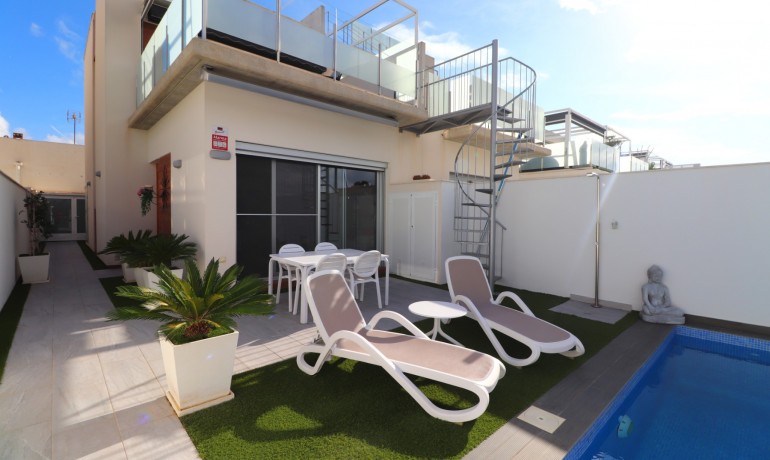 Herverkoop - Villa -
Alicante* - Daya Vieja - Town