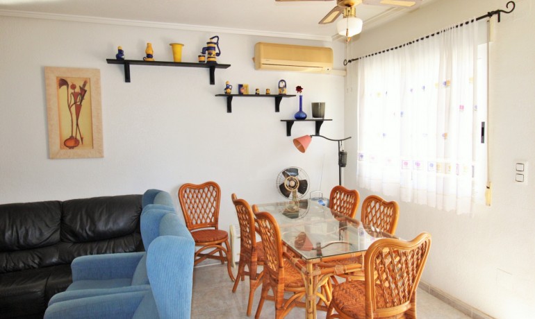 Venta - Casa -
Villamartin