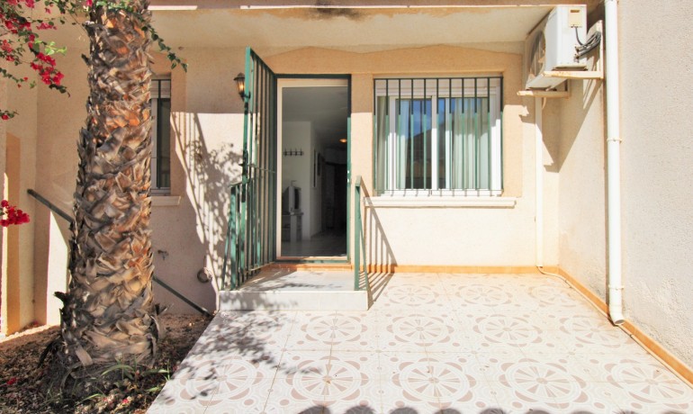 Venta - Casa -
Villamartin