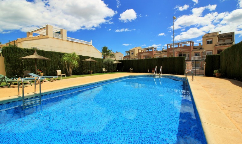 Venta - Casa -
Villamartin